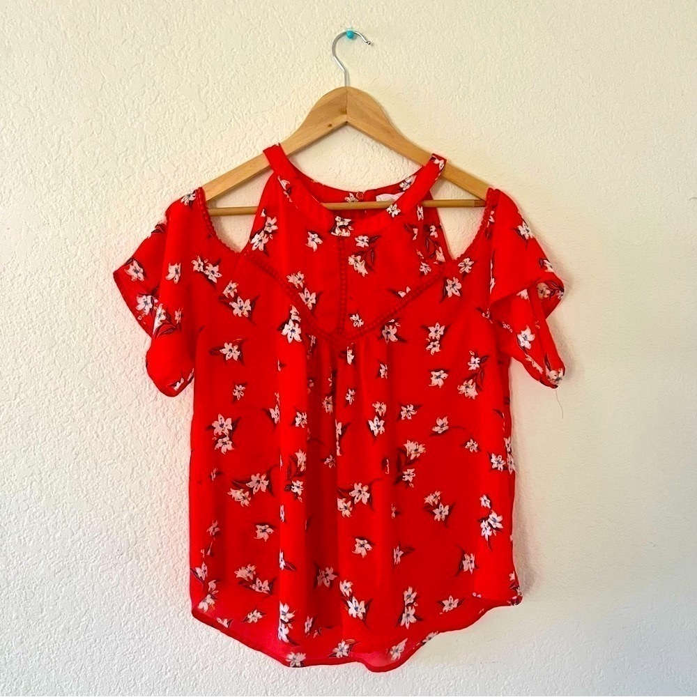 Sienna sky Red floral top Size Medium